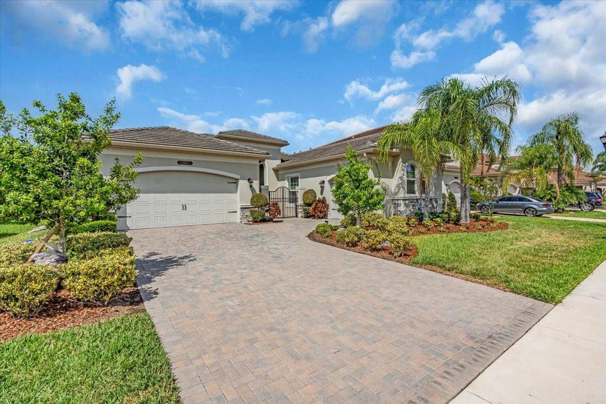 Wesley Chapel, FL 33543,2165 HOLLOW FOREST CT