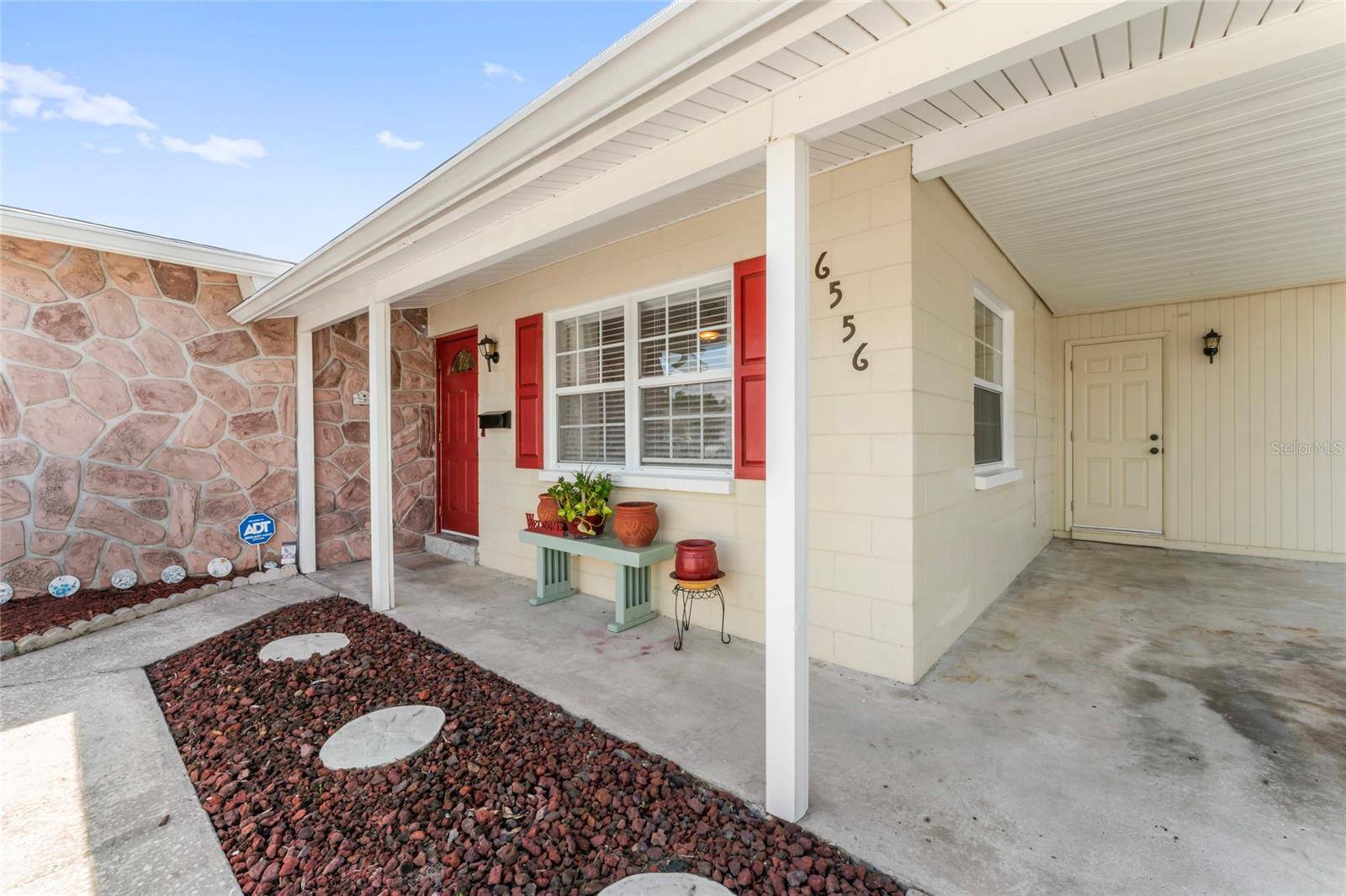 Tampa, FL 33616,6556 S WEST SHORE CIR