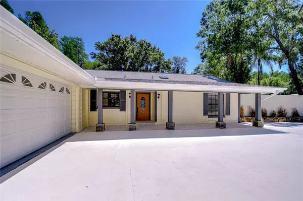 1120 COUNTRY LN, Lutz, FL 33558