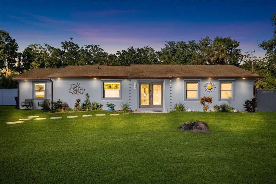 6907 W CREEK DR, Tampa, FL 33615