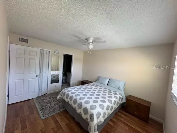 Largo, FL 33774,11485 OAKHURST RD #319