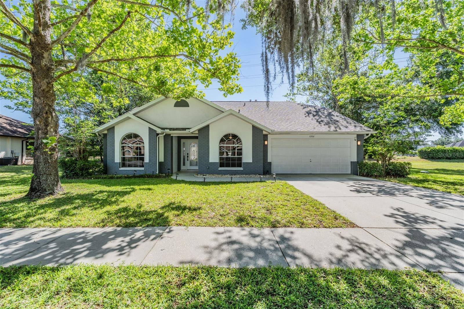6302 SILVER OAKS DR, Zephyrhills, FL 33542