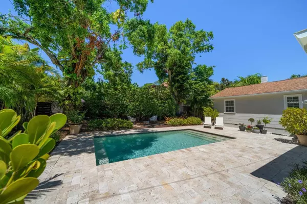 246 20TH AVE NE, St Petersburg, FL 33704