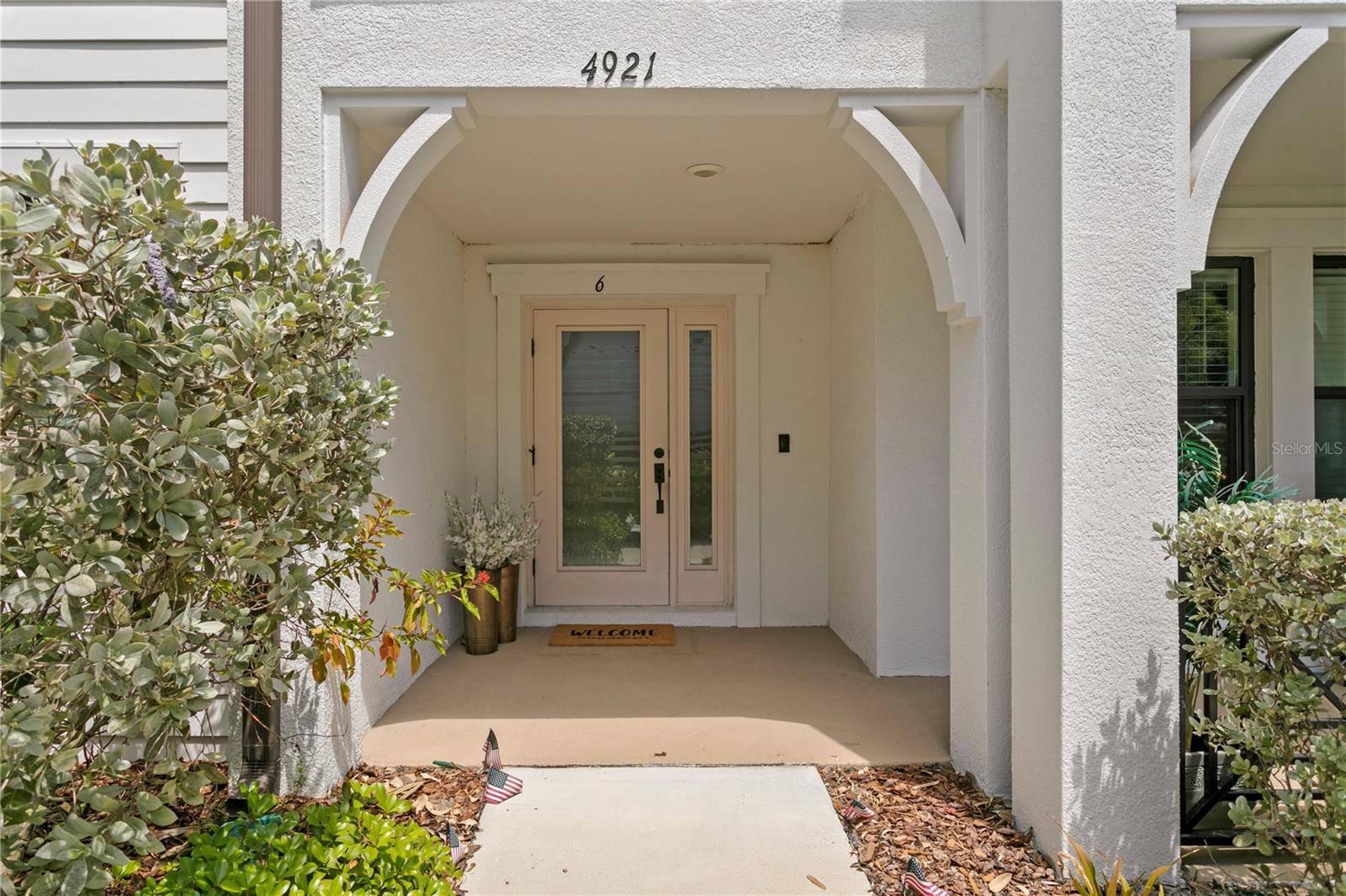 Tampa, FL 33611,4921 W PAUL AVE #6