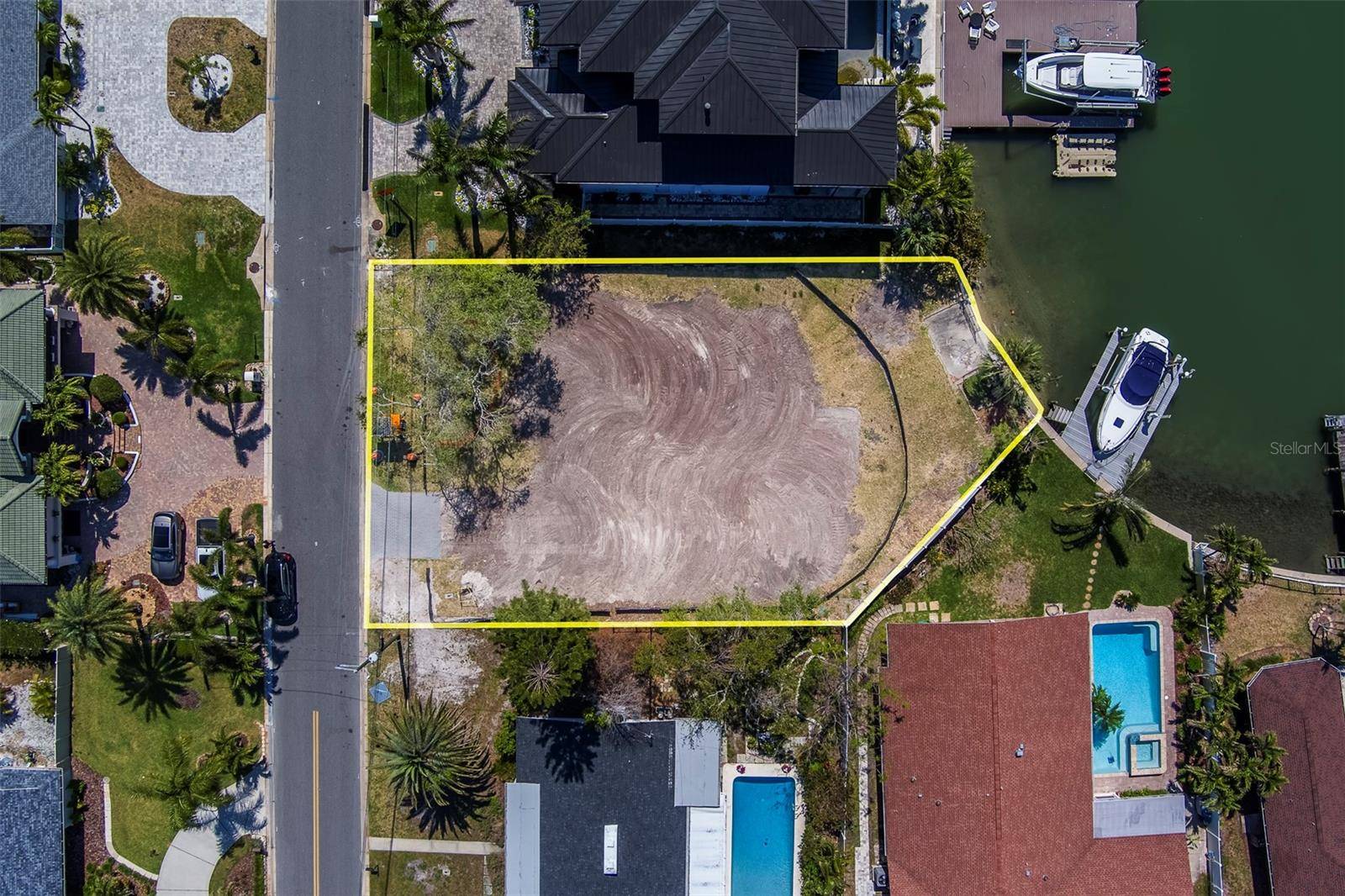 909 OAKWOOD DR, Largo, FL 33770