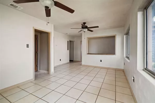 Pinellas Park, FL 33781,7141 56TH ST N