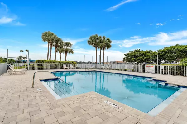 South Pasadena, FL 33707,7872 SAILBOAT KEY BLVD S #602