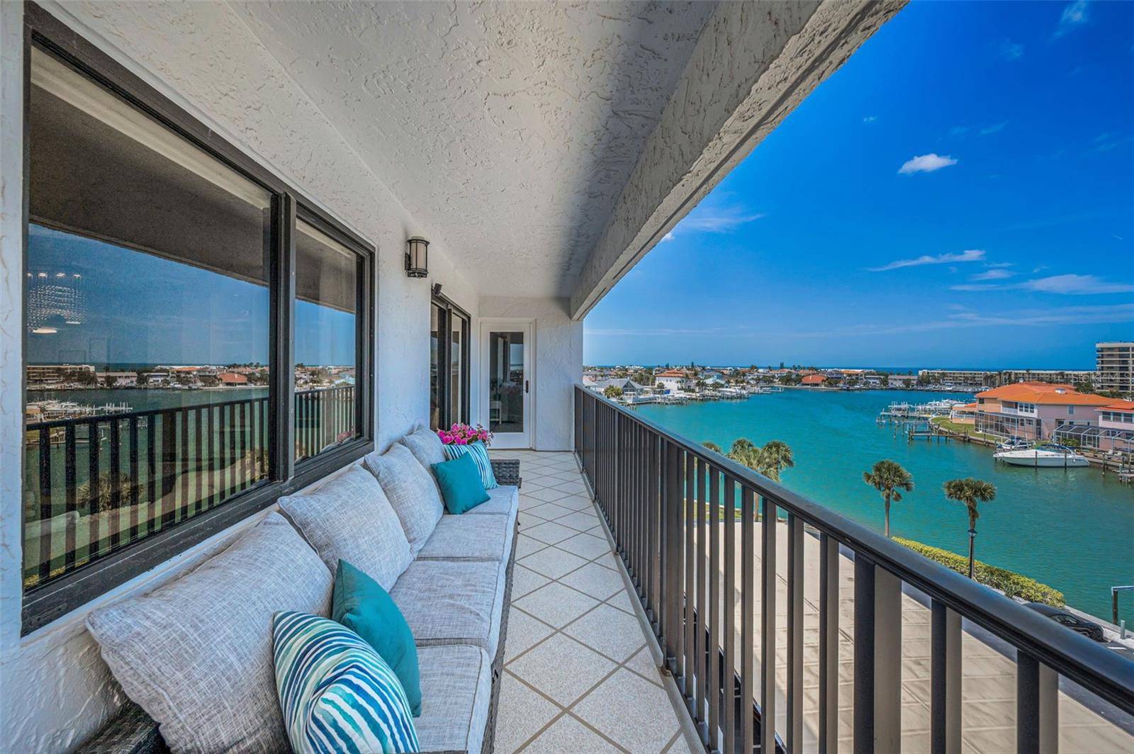 Clearwater Beach, FL 33767,240 SAND KEY ESTATES DR #58