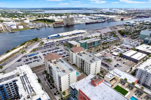 Tampa, FL 33602,1238 E KENNEDY BLVD #702