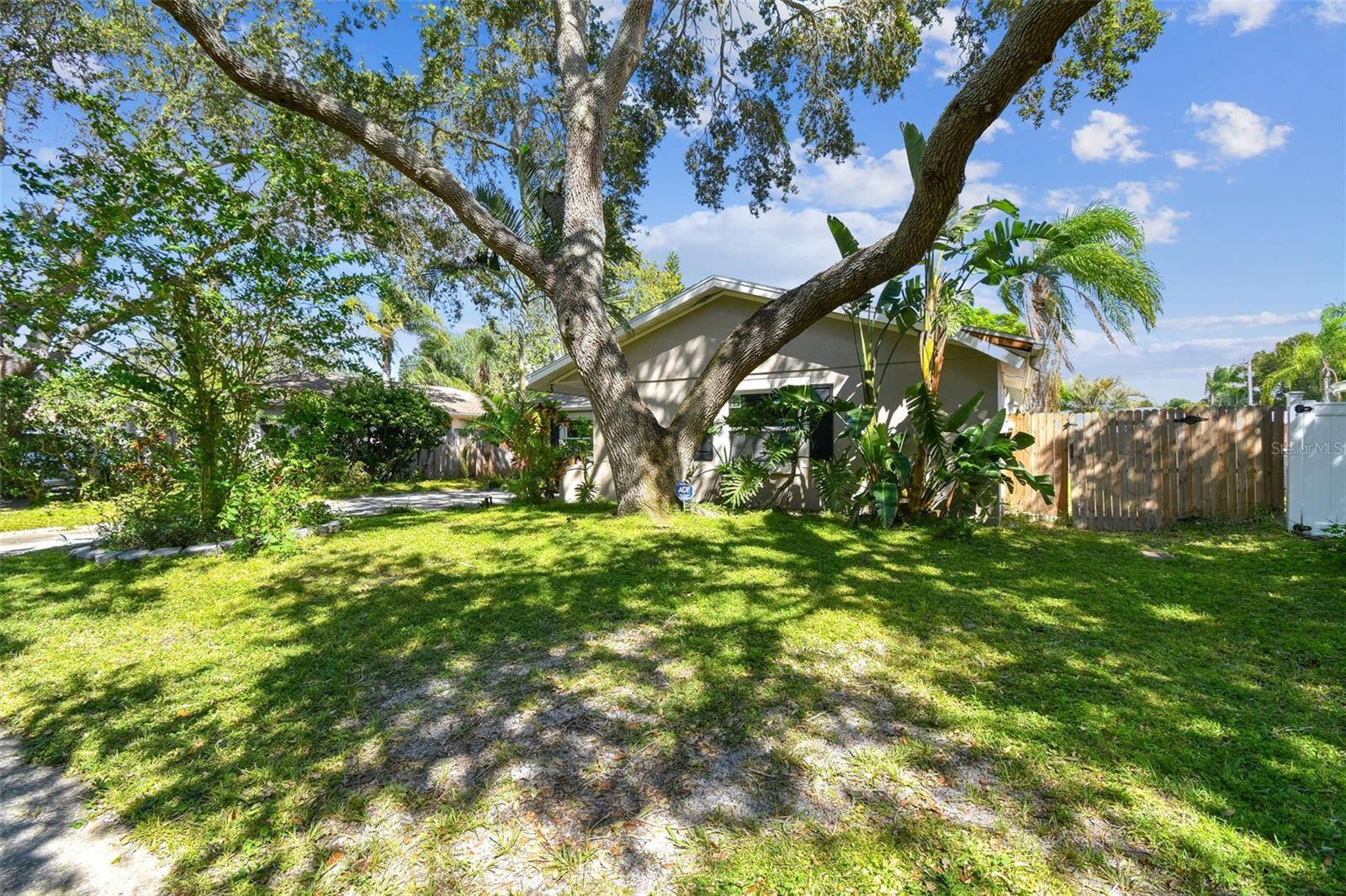 Oldsmar, FL 34677,503 TANGERINE DR
