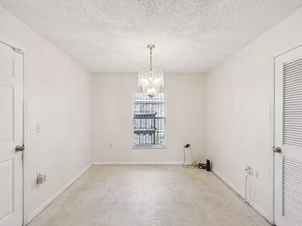St Petersburg, FL 33713,2050 28TH AVE N