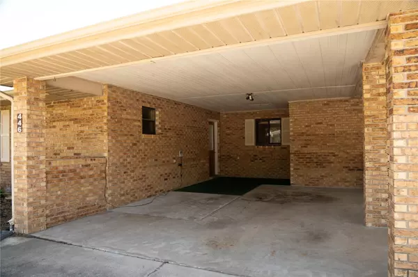 Lakeland, FL 33813,446 LAKE CAROLYN CIR