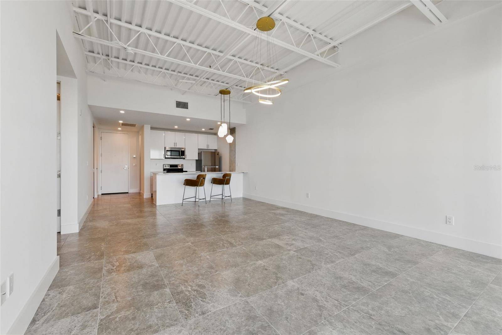 Sarasota, FL 34236,332 COCOANUT AVE #505