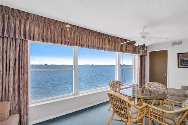 5980 SHORE BLVD S #403, Gulfport, FL 33707