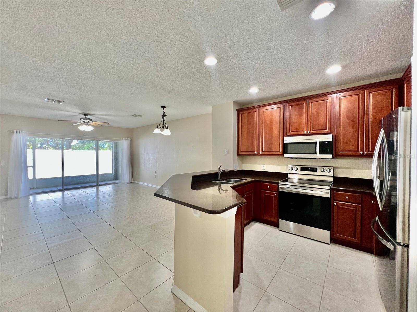 Tampa, FL 33647,20464 NEEDLETREE DR