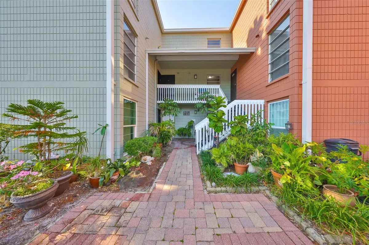 Tampa, FL 33607,2424 W TAMPA BAY BLVD #I202