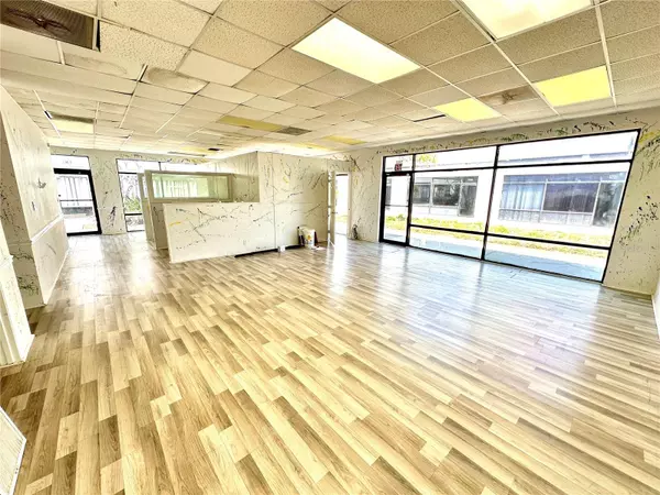 Hudson, FL 34667,7135 STATE ROAD 52