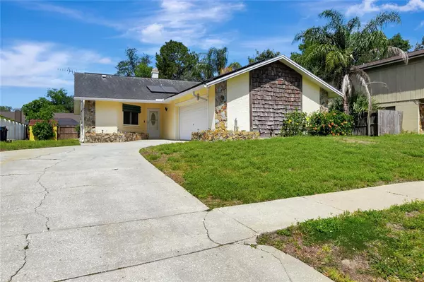 18426 STERLING SILVER CIR, Lutz, FL 33549