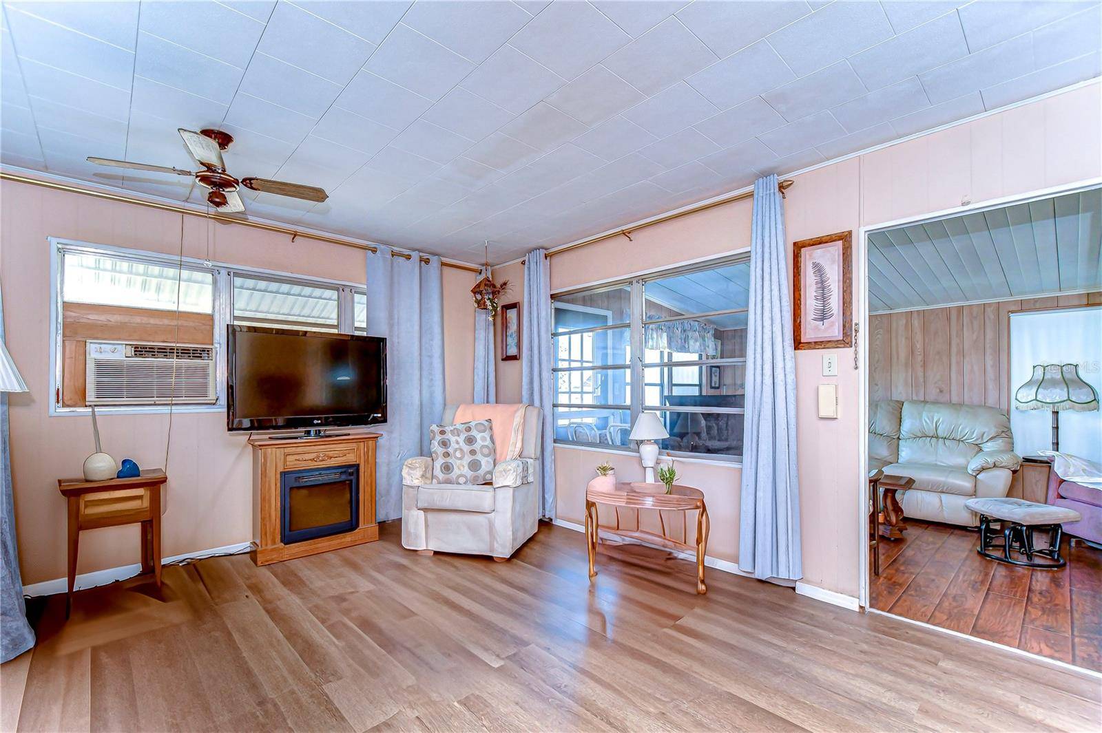 Zephyrhills, FL 33542,6046 HARRIET ST