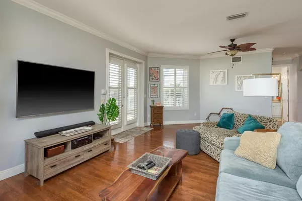 Tarpon Springs, FL 34689,339 MANATEE LN