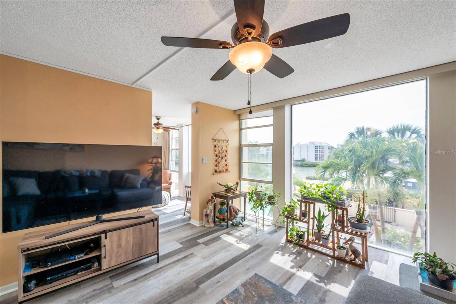 South Pasadena, FL 33707,7400 SUN ISLAND DR S #206