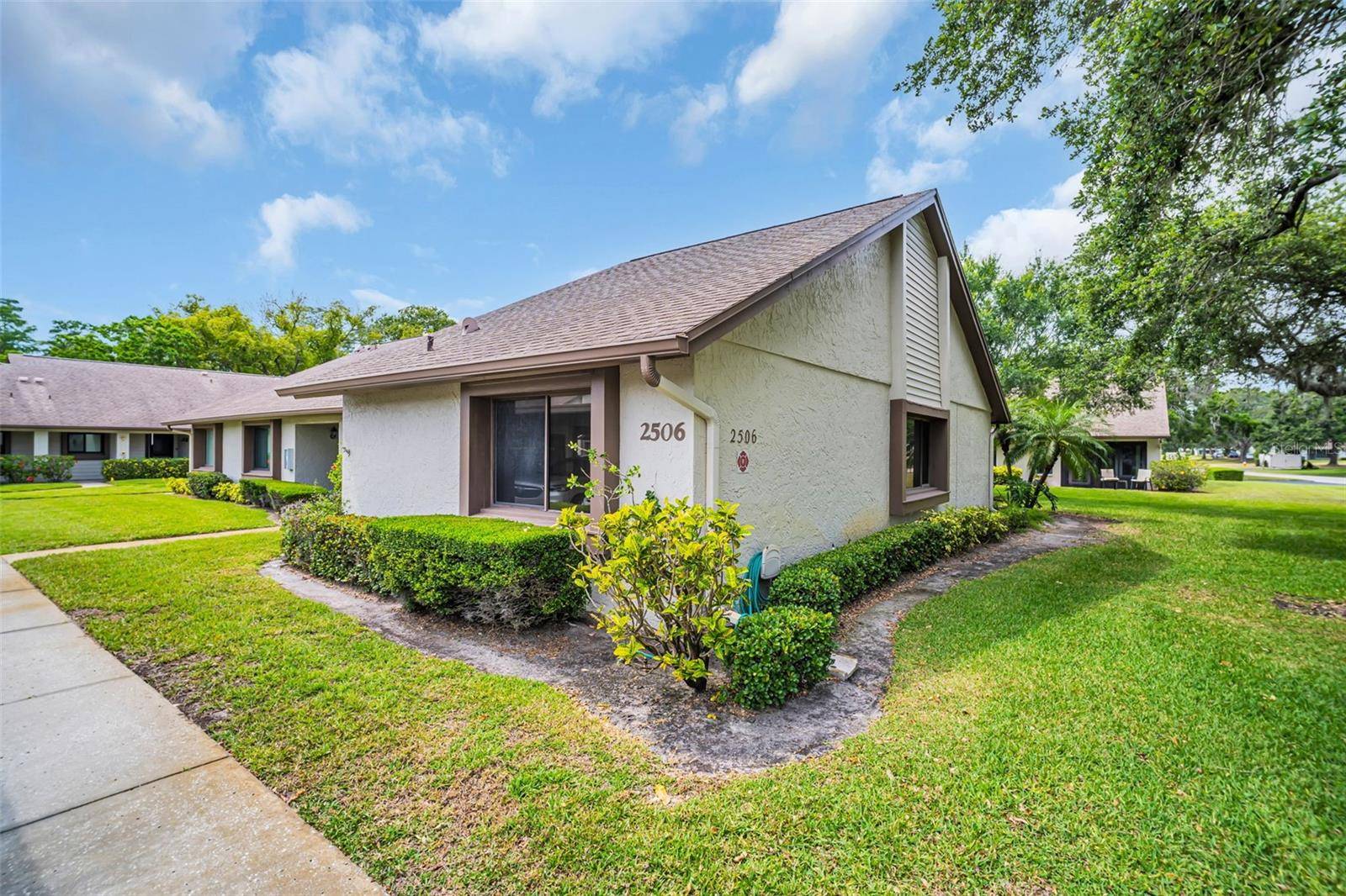 Clearwater, FL 33763,2506 LAURELWOOD DR #4C