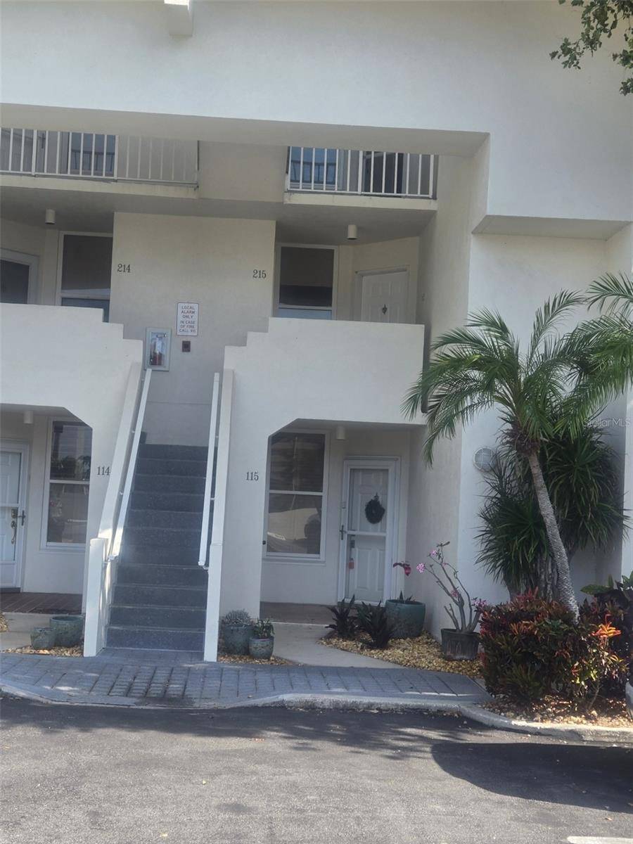 5153 ISLA KEY BLVD S #215, St Petersburg, FL 33715