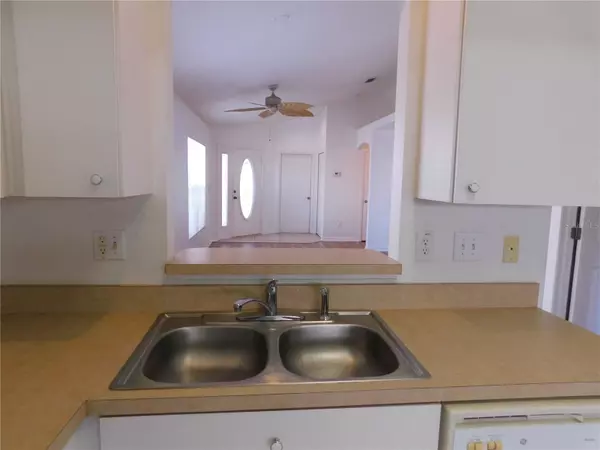 Wesley Chapel, FL 33545,6047 WHITE SAILS DR