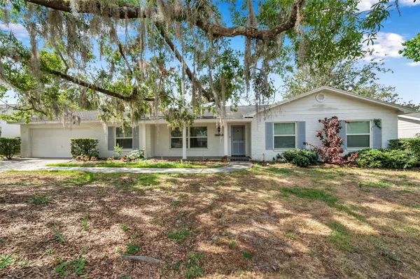 111 W ANGLEWOOD DR, Brandon, FL 33511