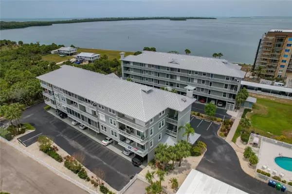 Dunedin, FL 34698,7 ISLAND PARK PL #204