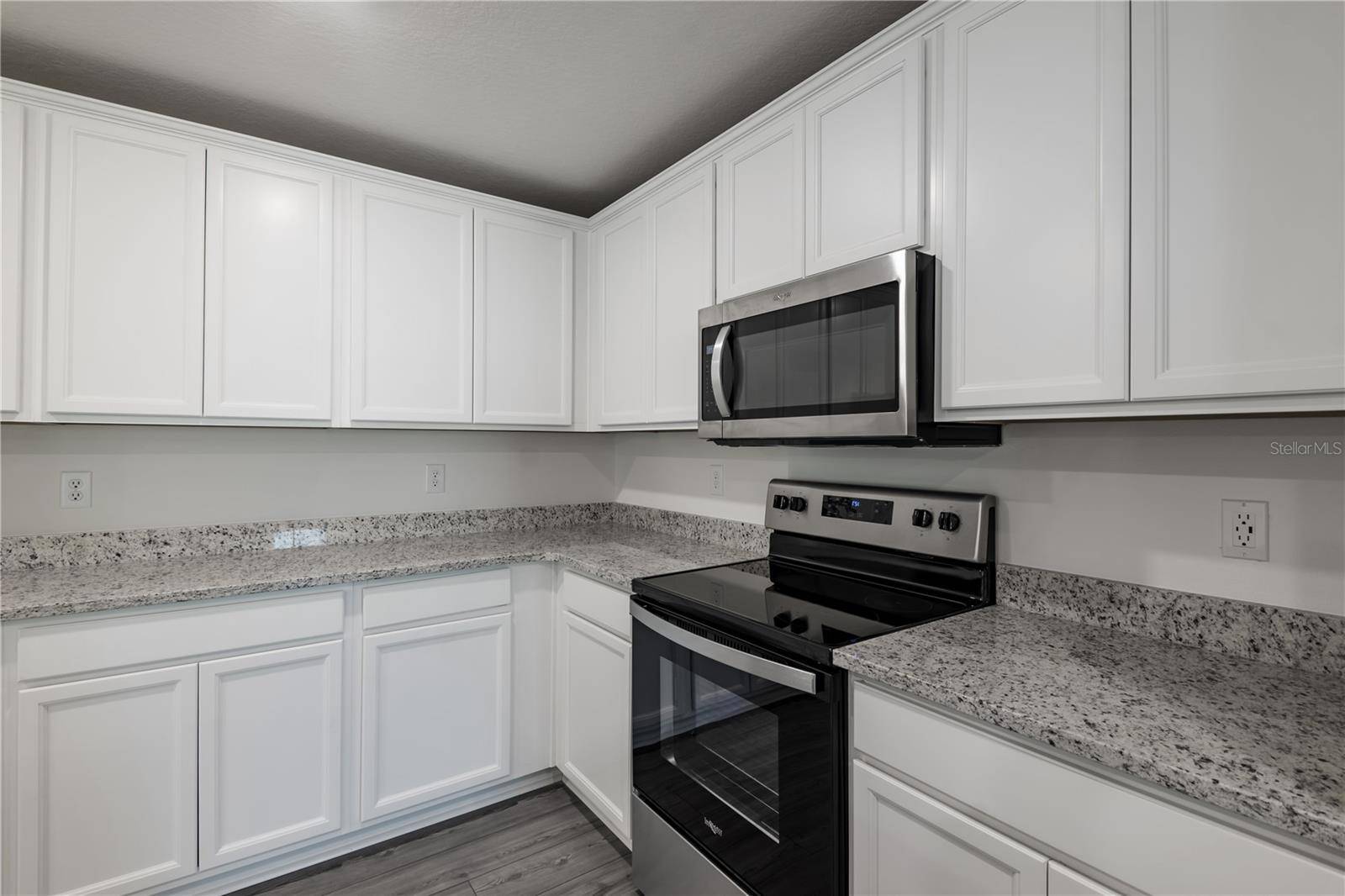 Poinciana, FL 34759,575 BAY LEAF DR
