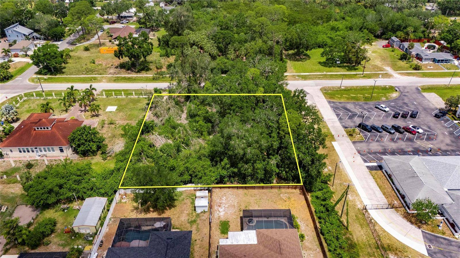 Ruskin, FL 33570,912 8TH AVE SW