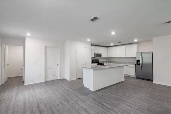 Poinciana, FL 34759,587 BAY LEAF DR