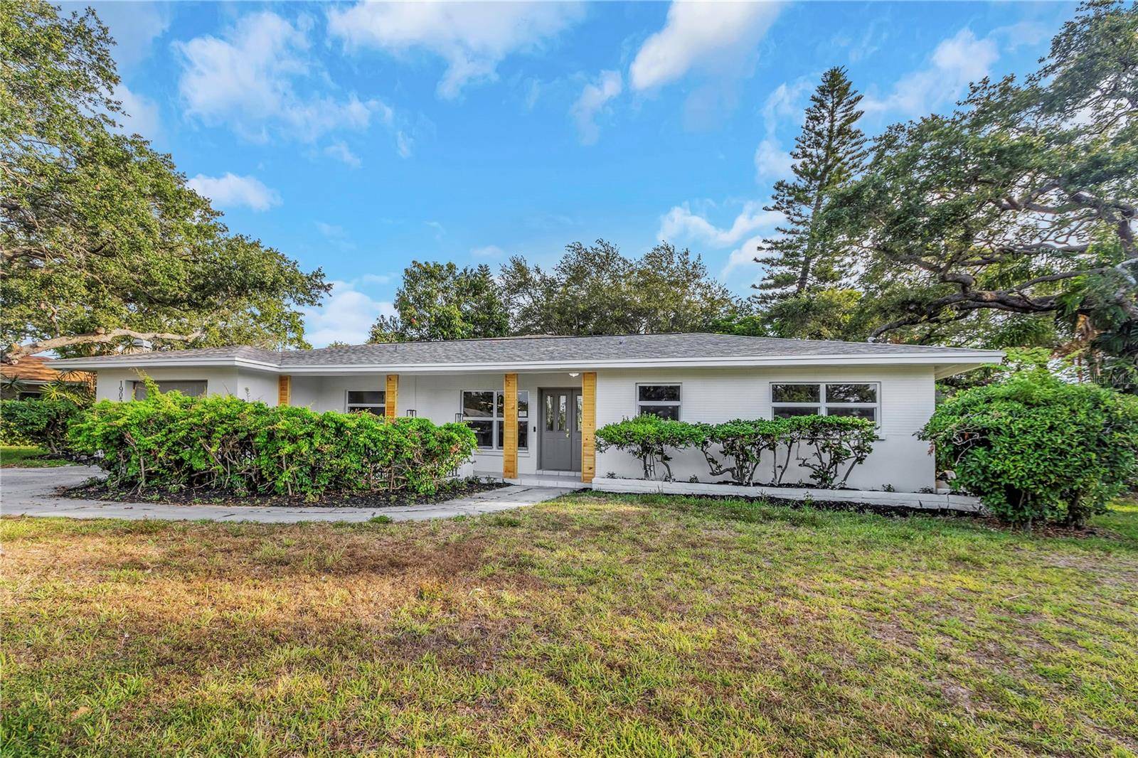 1905 PINE TREE LN, Belleair Bluffs, FL 33770