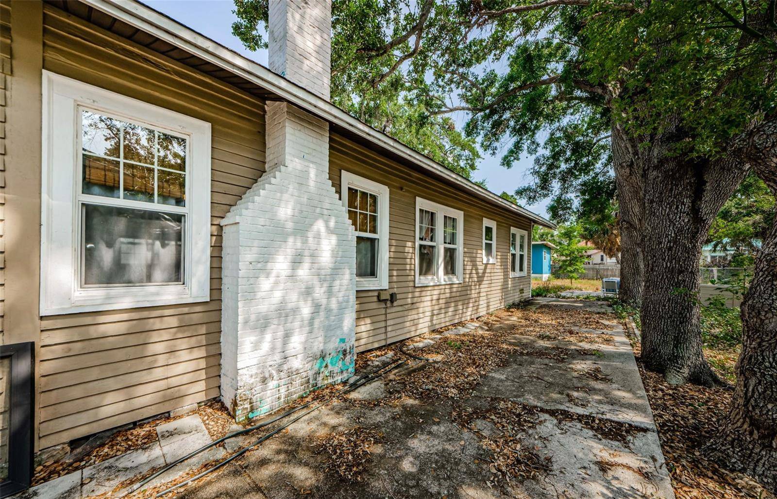 Tarpon Springs, FL 34689,41 W BOYER ST
