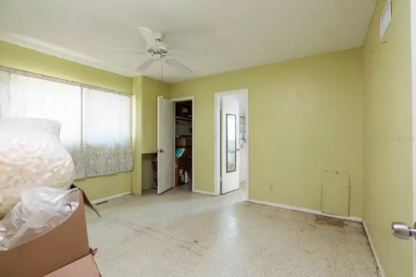St Petersburg, FL 33702,9469 TREASURE LN NE