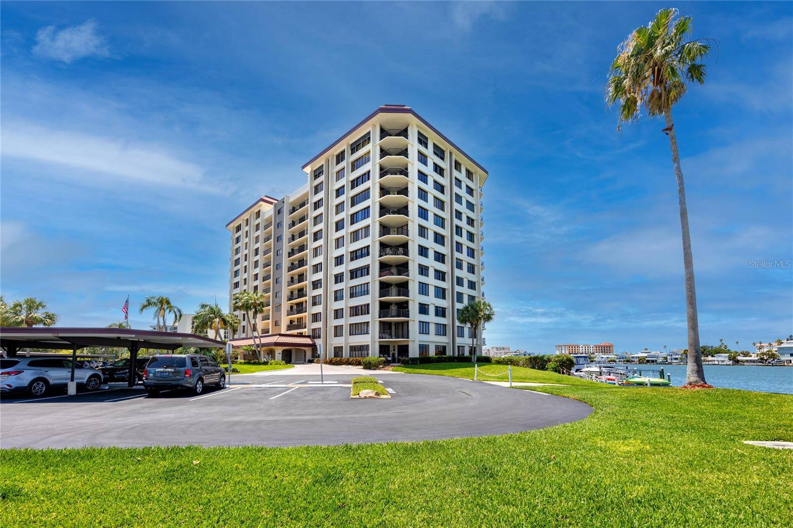 Clearwater Beach, FL 33767,736 ISLAND WAY #201