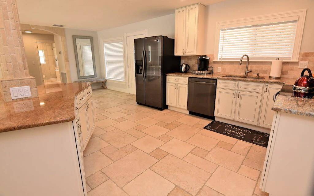 Sarasota, FL 34239,2226 SIESTA DR