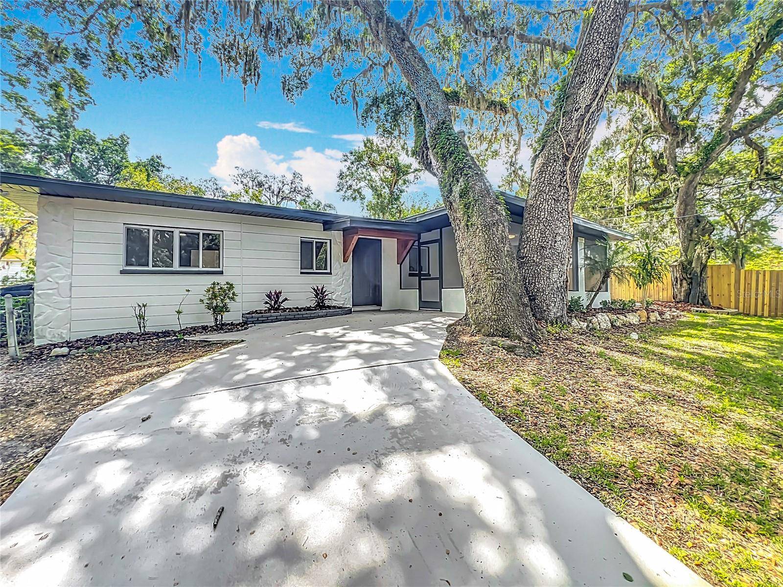 Tampa, FL 33610,6901 N 19TH ST