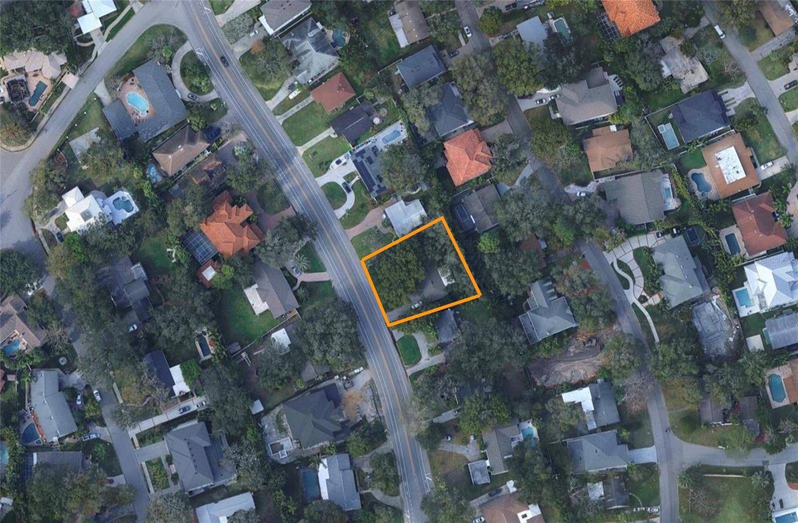 527 W DAVIS BLVD, Tampa, FL 33606