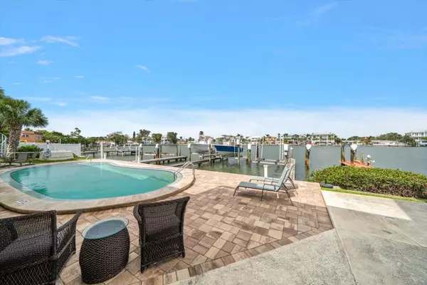2511 BAY BLVD #B,  Indian Rocks Beach,  FL 33785