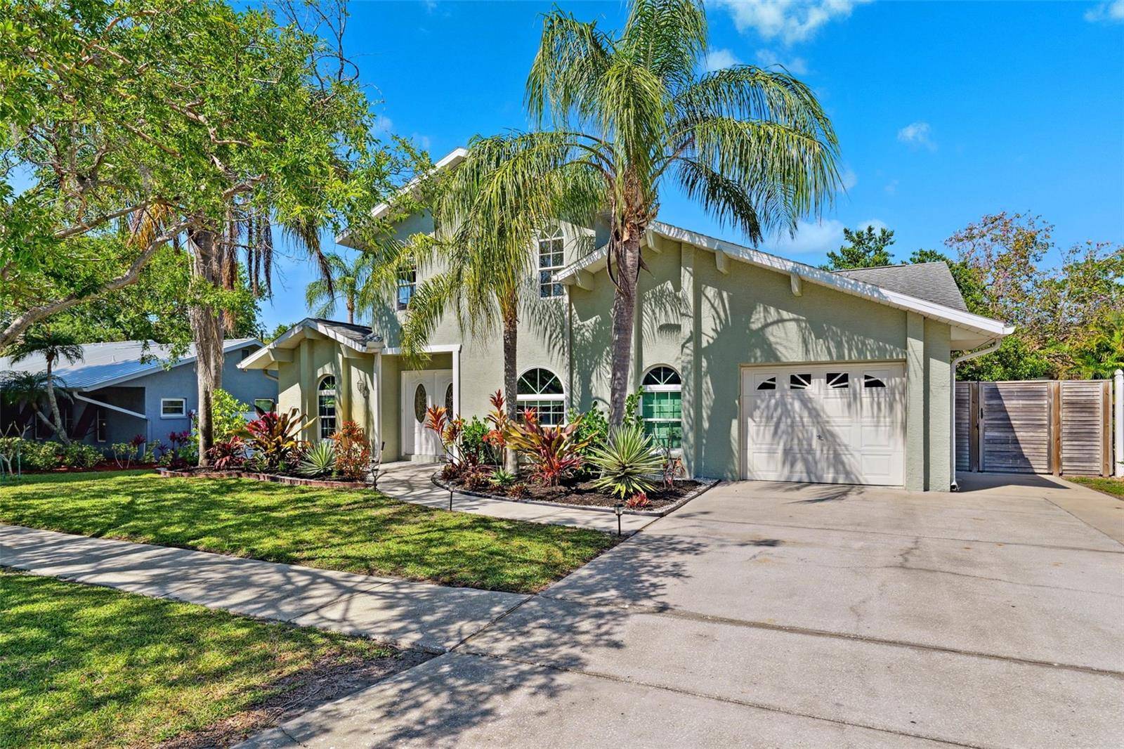 Tarpon Springs, FL 34689,640 KENNETH WAY