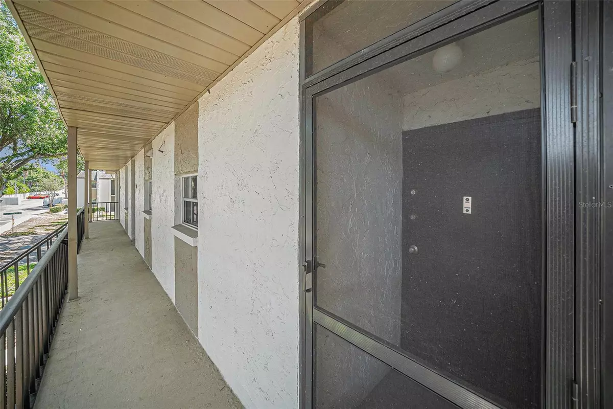 Brandon, FL 33510,809 RUSSELL LN #322