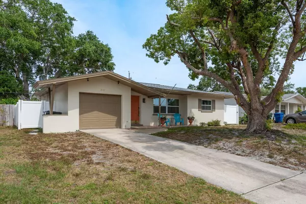 Largo, FL 33774,2153 POCAHONTAS DR
