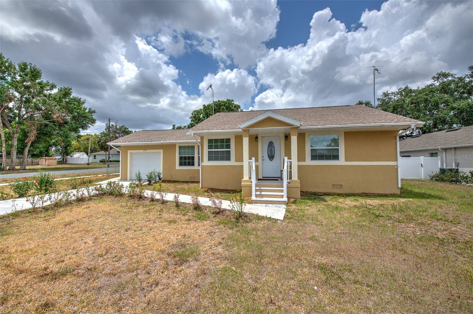5939 14TH ST, Zephyrhills, FL 33542