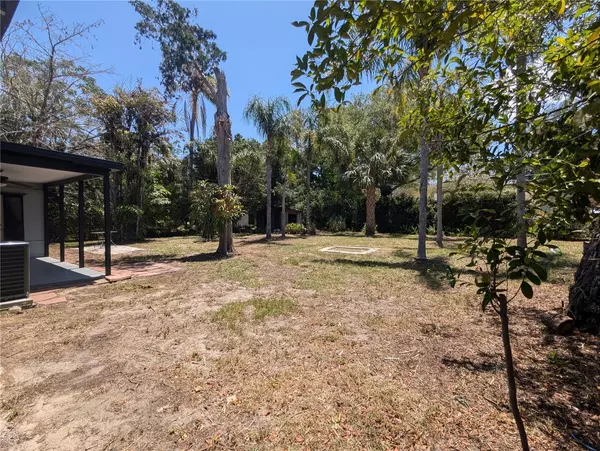 Tarpon Springs, FL 34689,627 RIVERSIDE DR