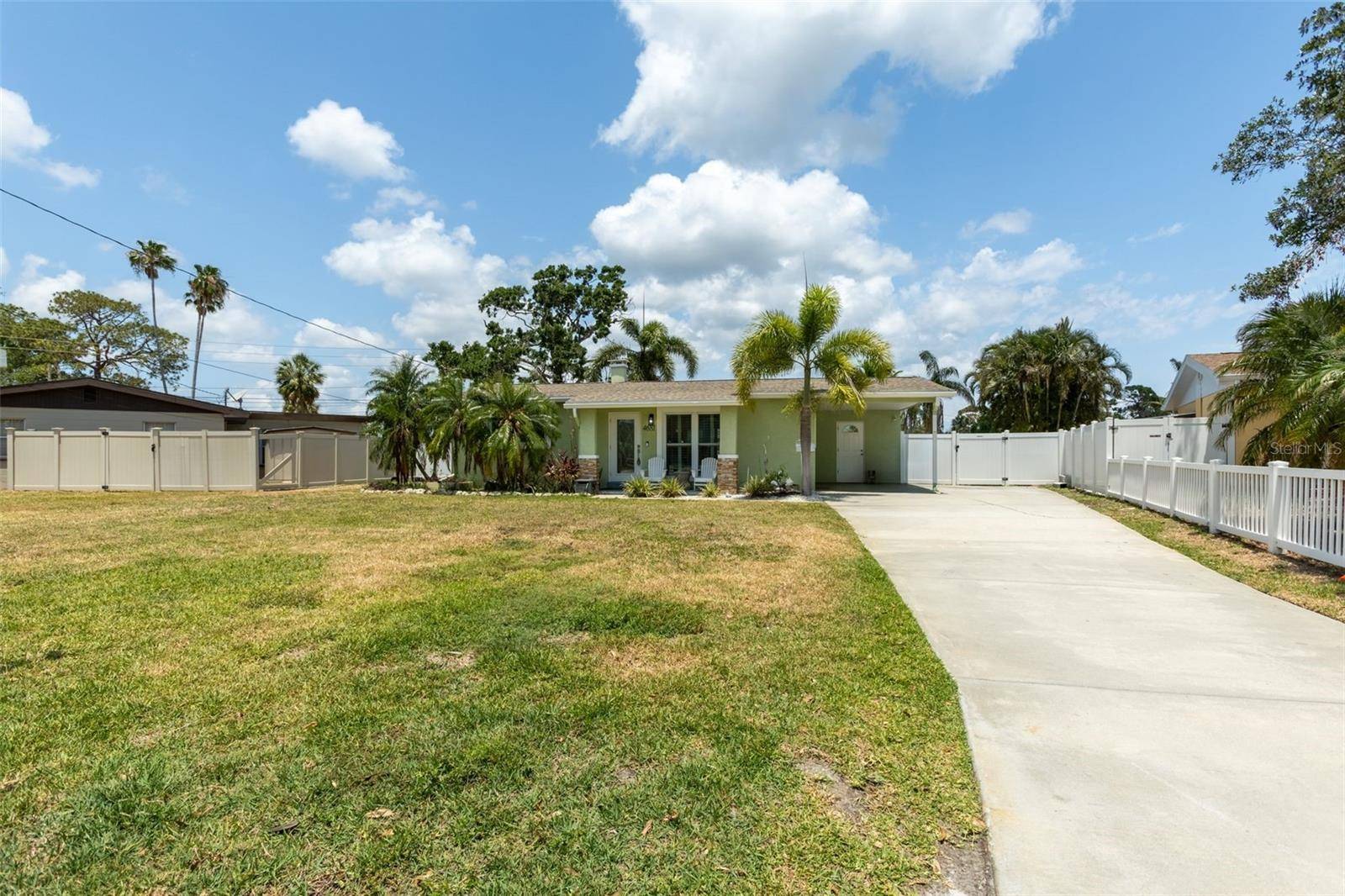 St Petersburg, FL 33703,4681 CARSON ST NE