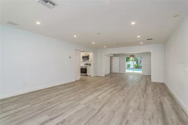 Dunedin, FL 34698,1152 JACKMAR RD