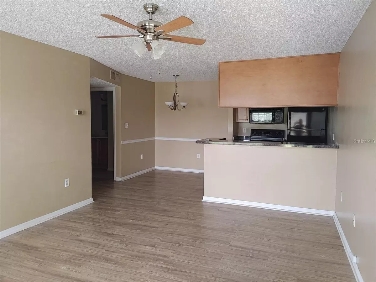 Brandon, FL 33511,215 LAKE BROOK CIR #201