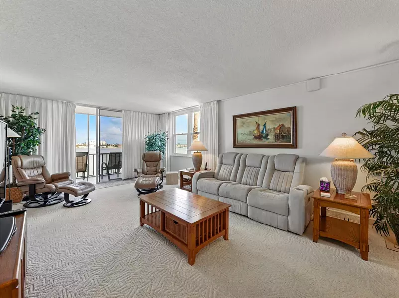 7665 SUN ISLAND DR S #307, South Pasadena, FL 33707